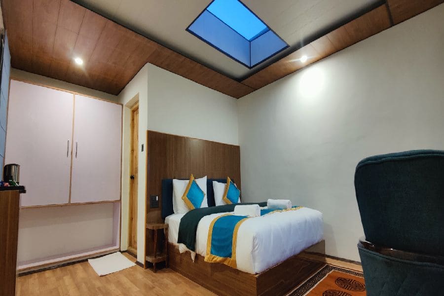 family resort in pangong lake