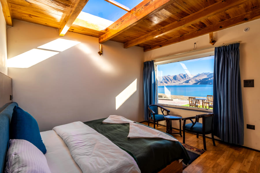 fully centralized resort in pangong lake