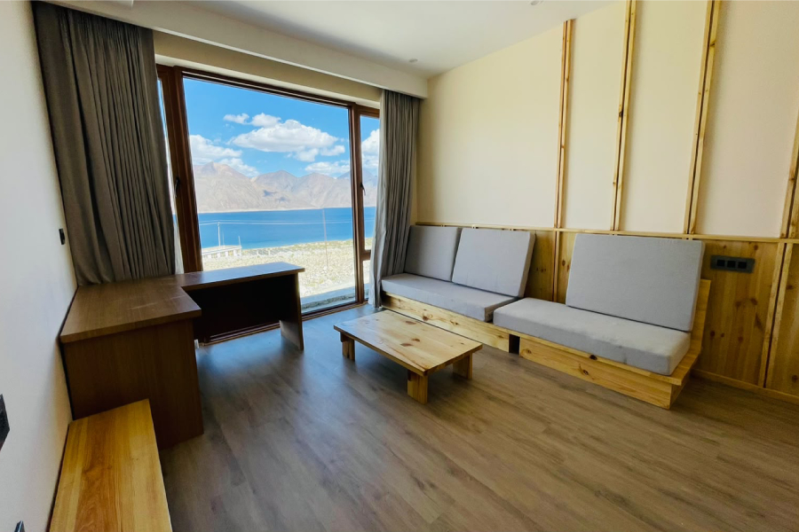 mountain view resort in pangong lake