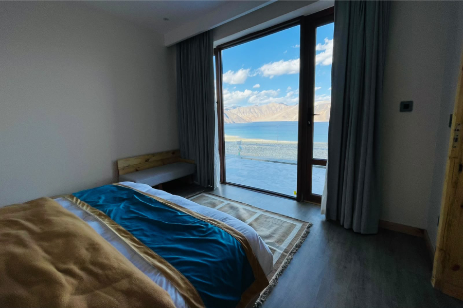 mountain view resort in pangong lake