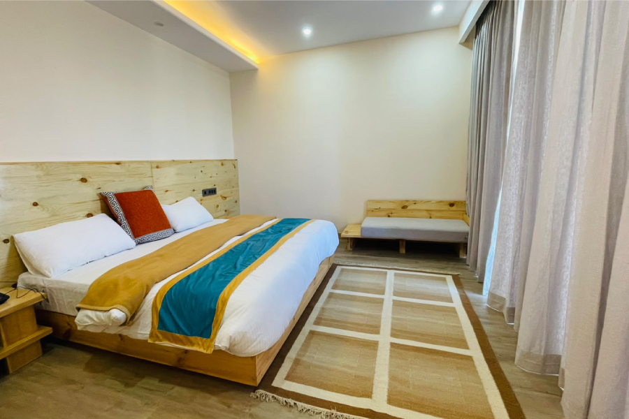 Family Suite Room with mountain view in pangong lake