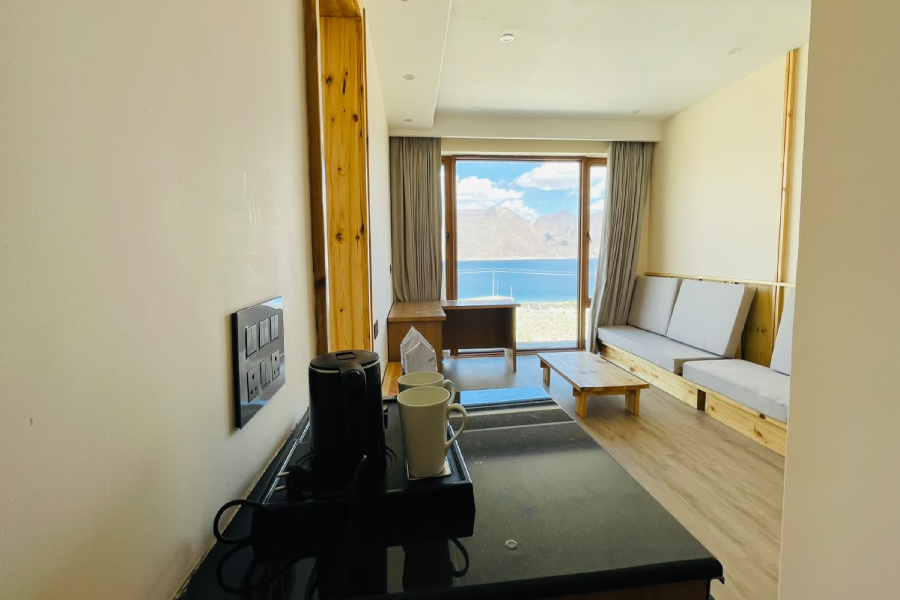 Family Suite Room with mountain view in pangong lake