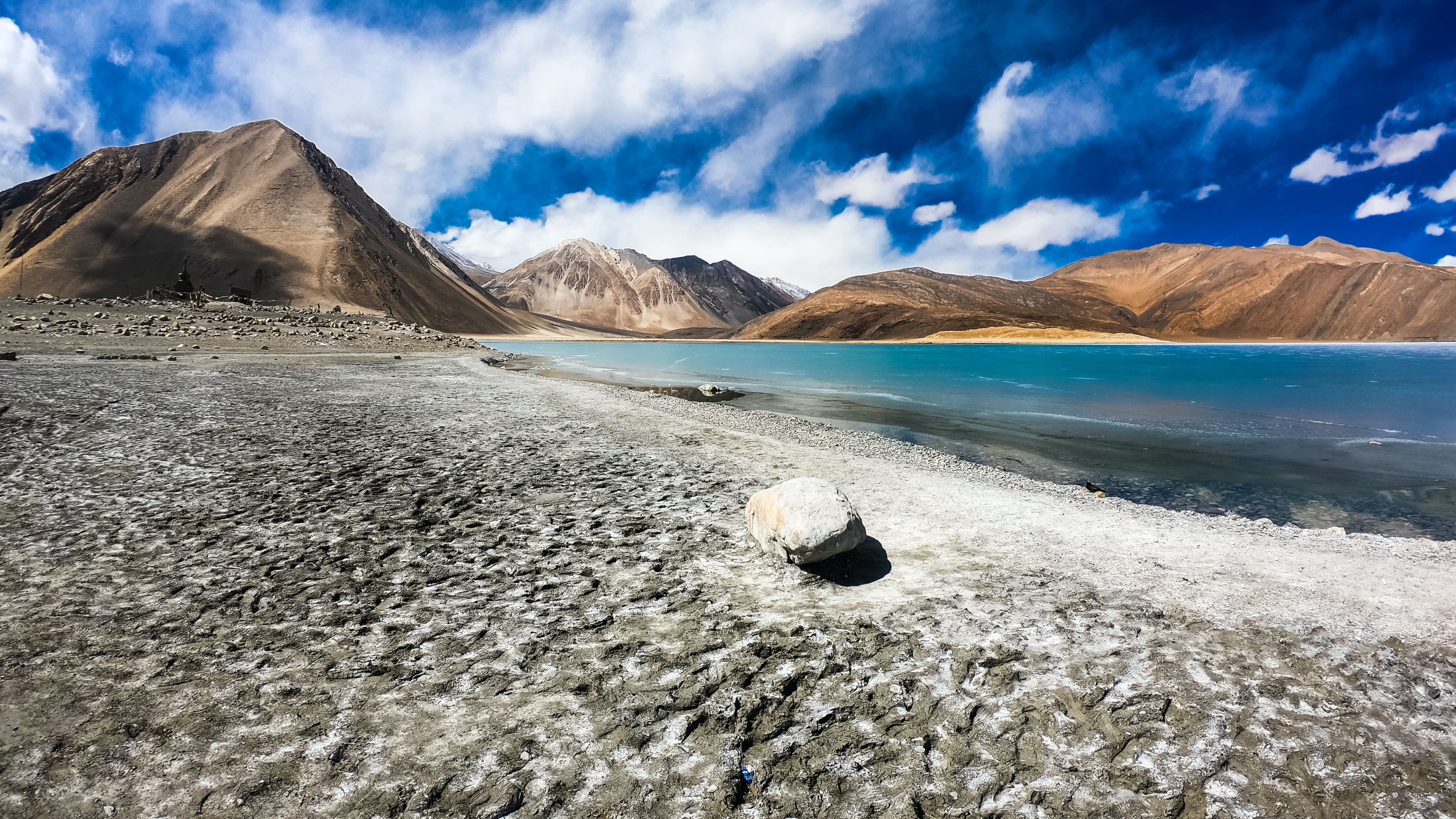 star gazing room in pangong lake